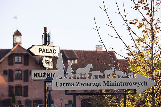 Galiny, budynki folwarczne Palacu rodu rodu von Eulenburg. EU, PL, Warm-Maz.